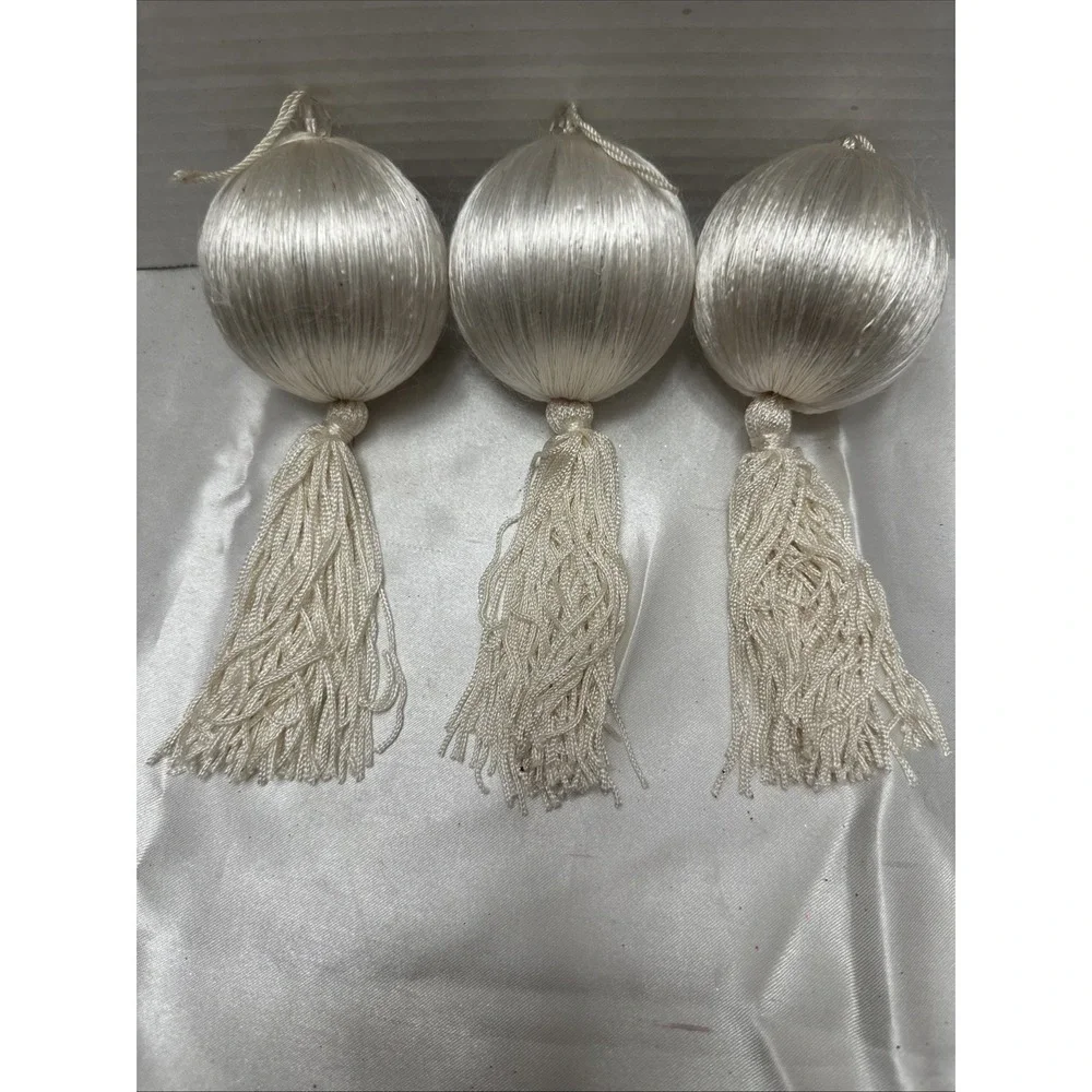 Pier‎ One Imports Ornament Set Of 3 Tassel Flawed